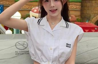 www.51吃瓜视频：当我看到这对情侣打闹，真想上去给他们个对拍！