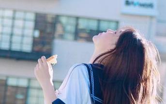 91吃瓜视频：神秘主播挑战用西瓜做晚餐，结果…谁还敢吃呀？