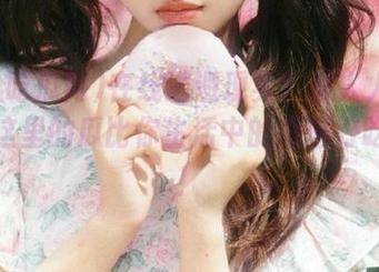 在线逃避现实？来人人吃瓜网，这里的瓜比你生活中的烦恼好吃多了！