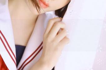 当我翻阅网曝吃瓜时，收藏动作几乎成为无意识的本能