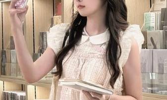 下载黑料不打样iOS版，没瓜也不怕，光看评论也是一种享受！