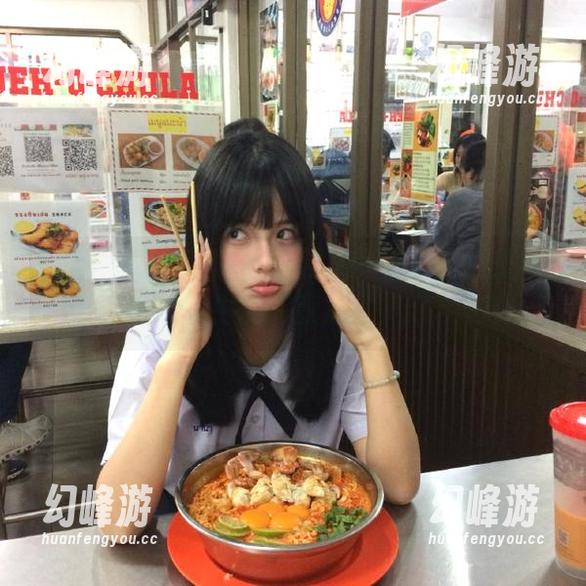 黑料社区网站：点开网址的一刻，我的人生瞬间变成了八卦电影！